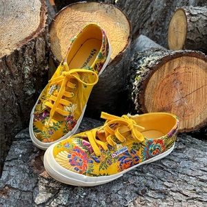 Superga Size 7.5 Yellow Brocade Sneakers